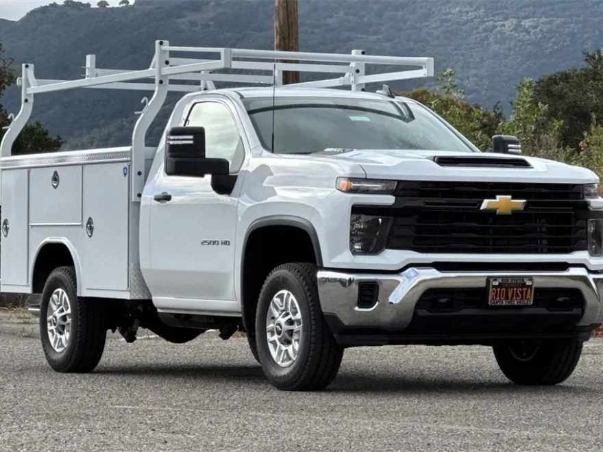 2025 Chevrolet Silverado 2500HD photo 1