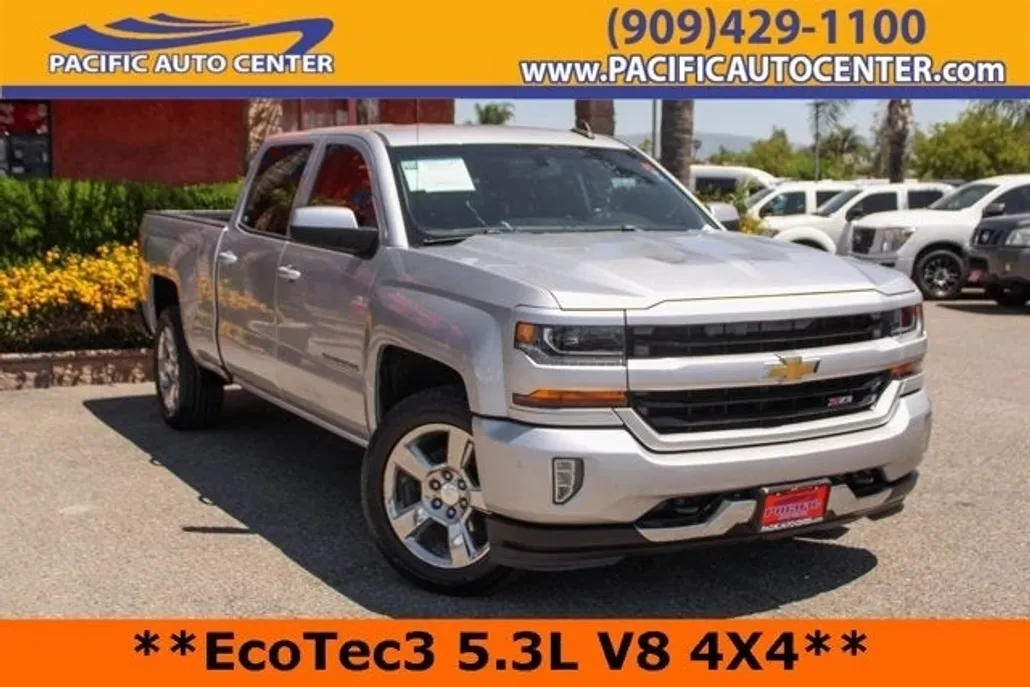 2017 Chevrolet Silverado 1500 LT photo 1