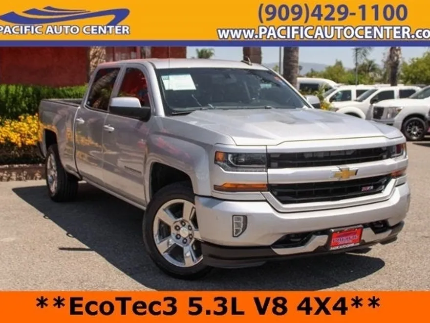 2017 Chevrolet Silverado 1500 LT photo 1