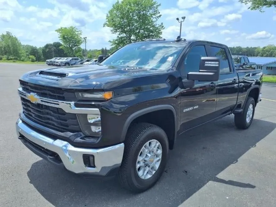 2025 Chevrolet Silverado 2500HD LT photo 1