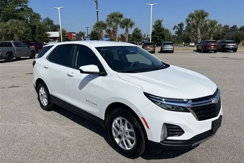 2024 Chevrolet Equinox photo 1