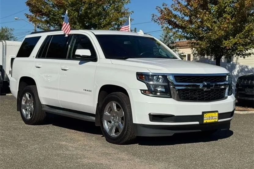 2016 Chevrolet Tahoe LS photo 1