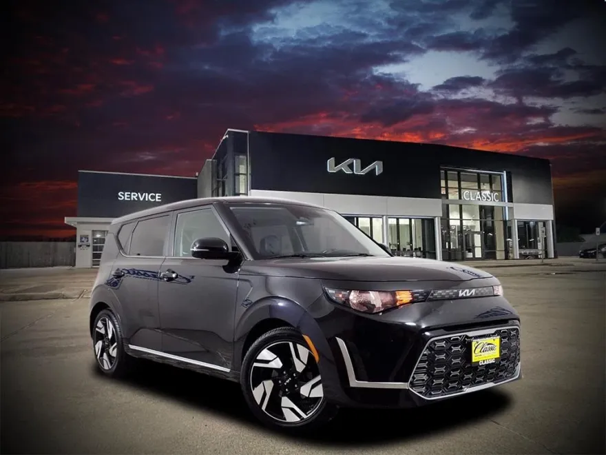 2023 Kia Soul GT-Line photo 1