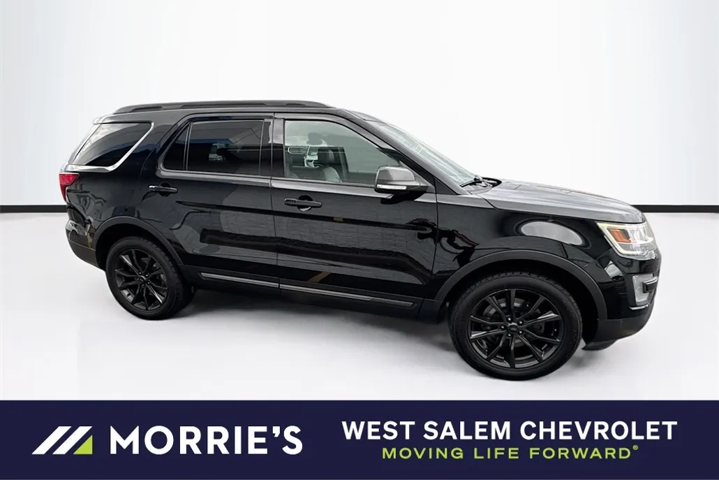 2017 Ford Explorer XLT photo 1