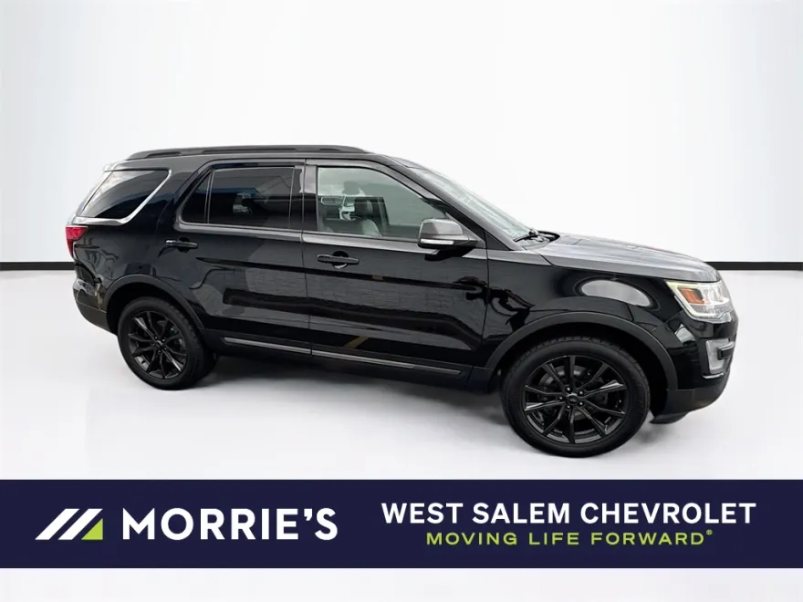 2017 Ford Explorer XLT photo 1