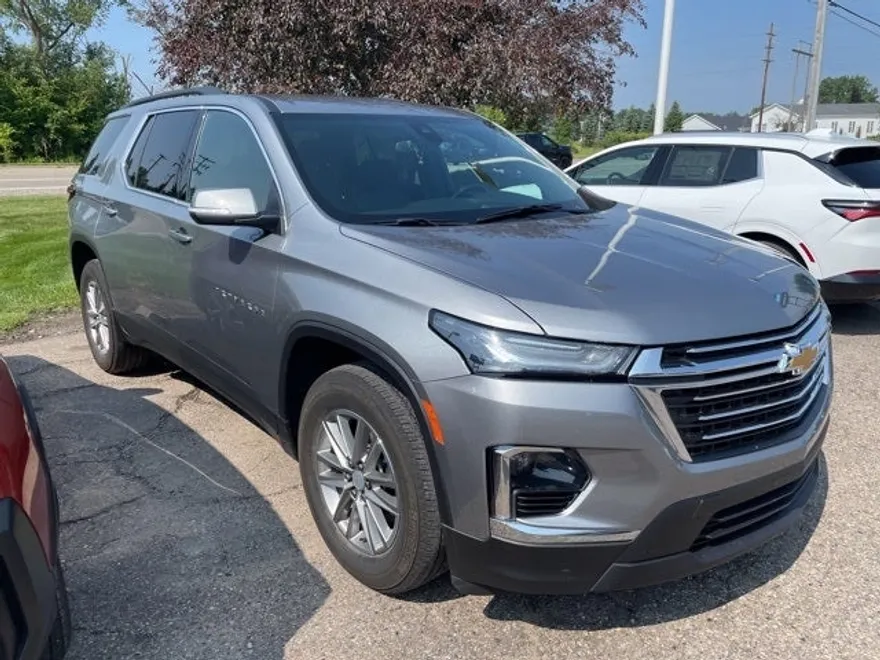 2023 Chevrolet Traverse 1LT photo 1