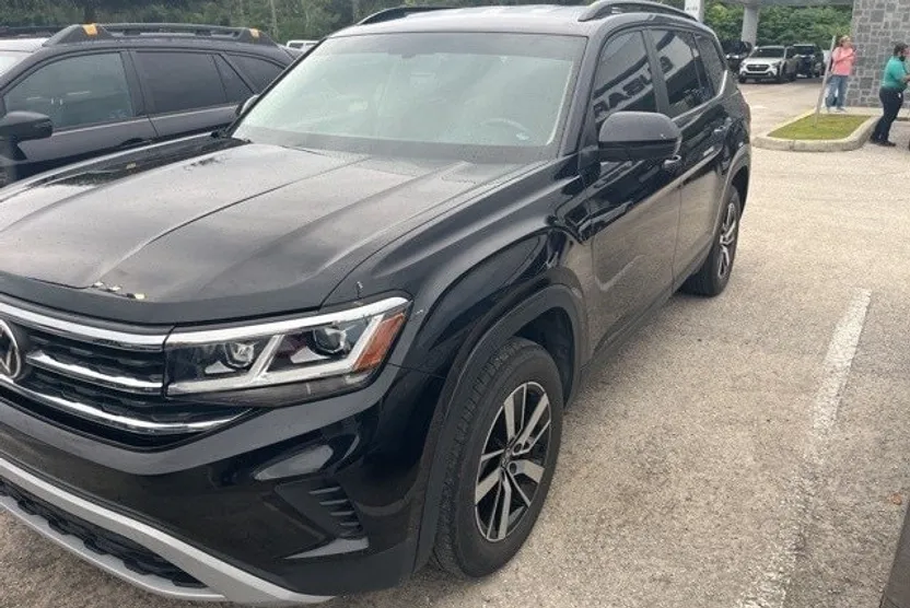 2022 Volkswagen Atlas SE photo 1
