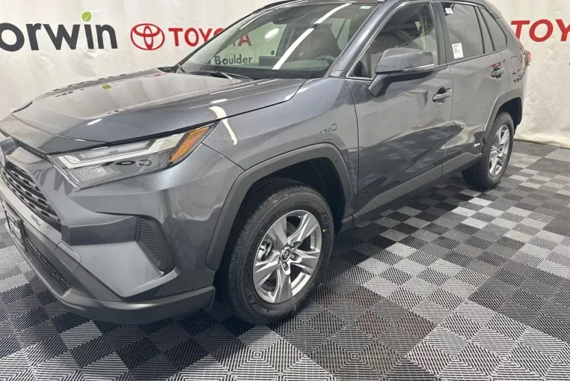 2025 Toyota RAV4 Hybrid LE photo 1