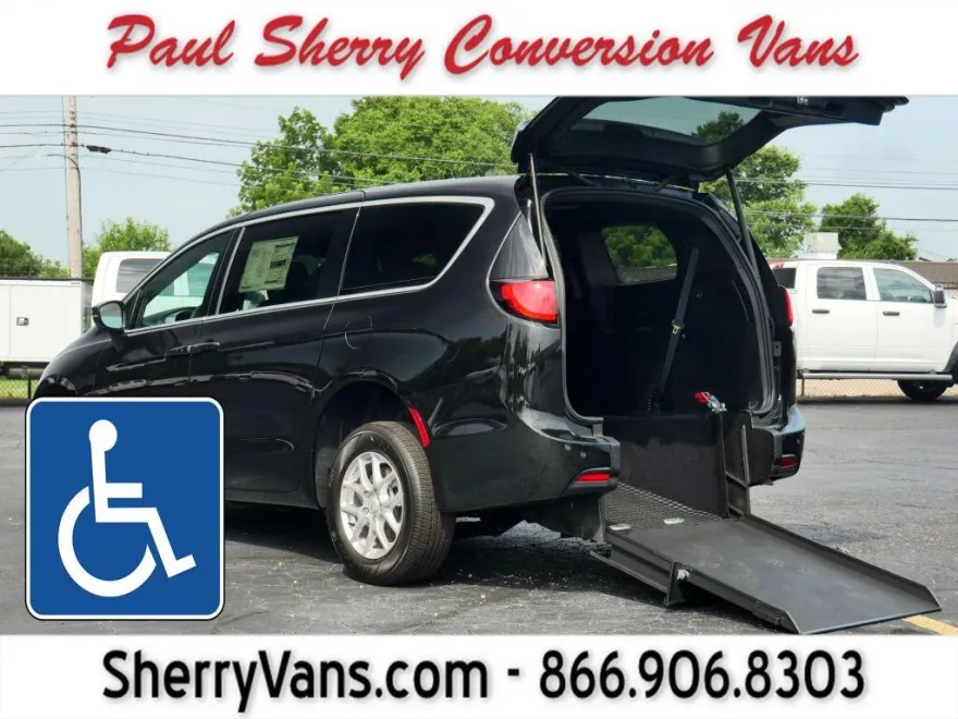 2025 Chrysler Voyager LX photo 1