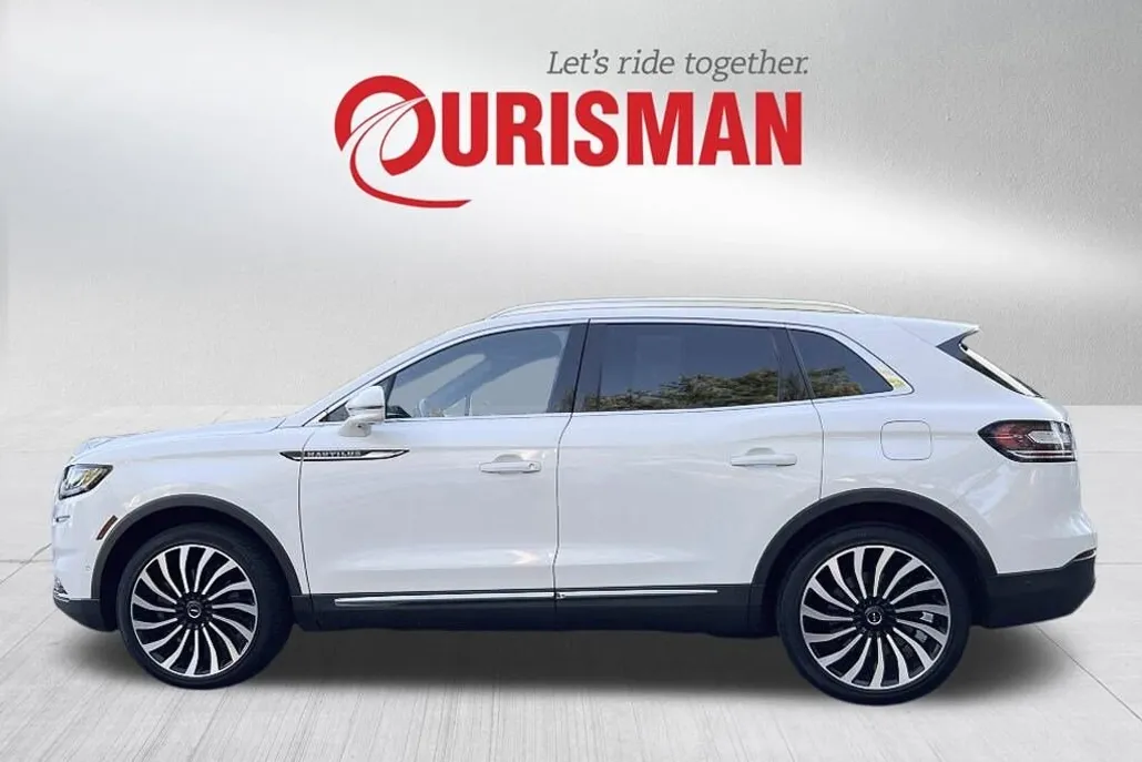 2022 Lincoln Nautilus Black Label photo 1