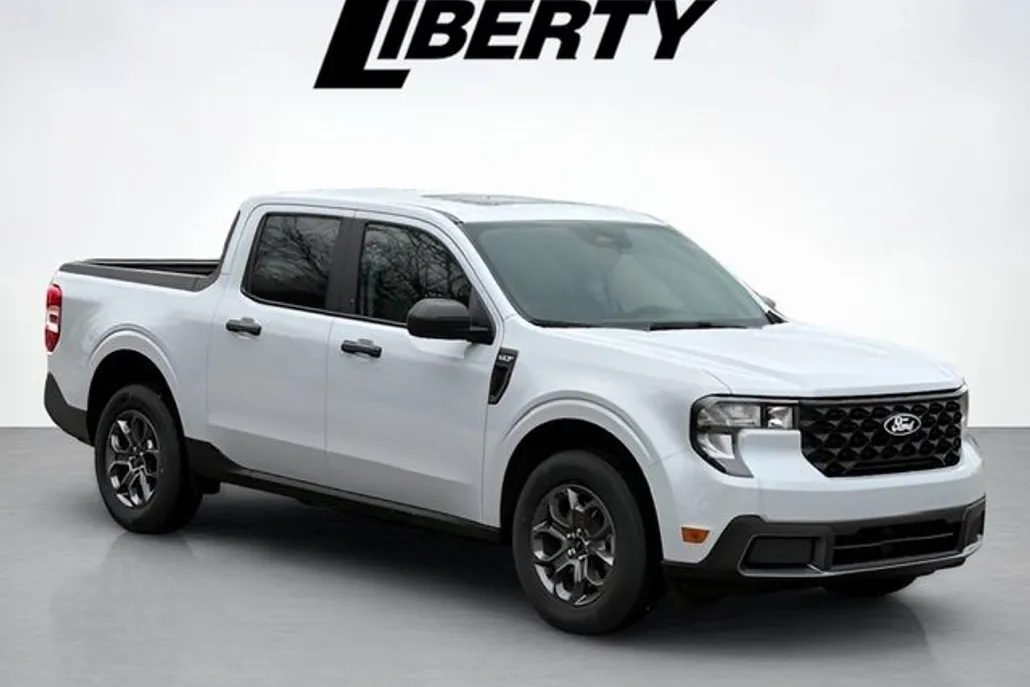 2025 Ford Maverick XLT photo 1