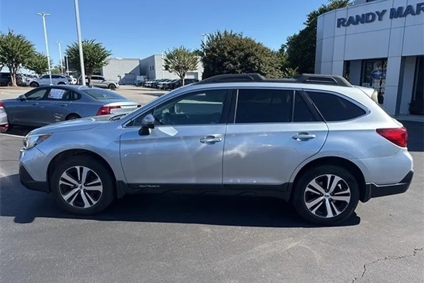 2018 Subaru Outback 2.5i Limited photo 1