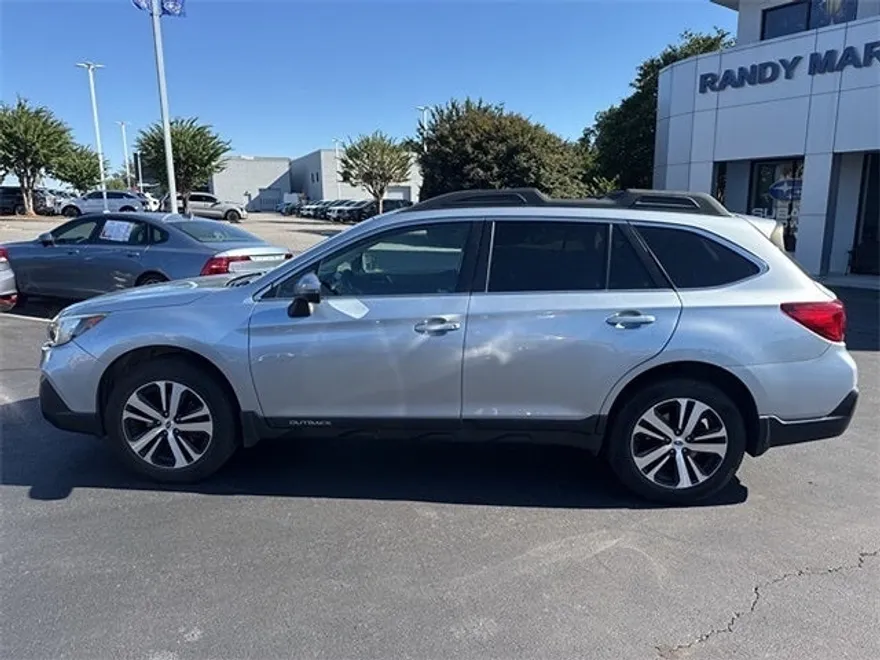 2018 Subaru Outback 2.5i Limited photo 1