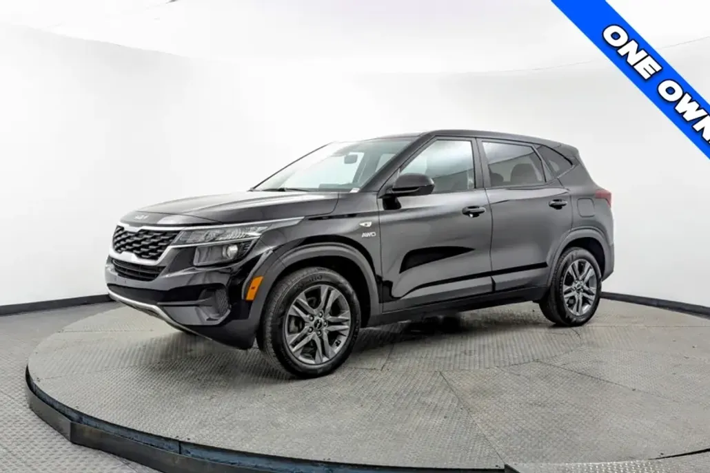 2022 Kia Seltos LX photo 1