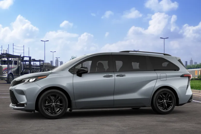 2025 Toyota Sienna XSE photo 1
