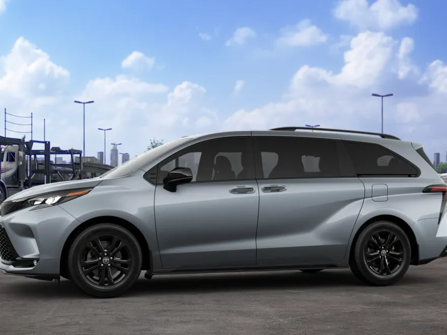 2025 Toyota Sienna XSE photo 1