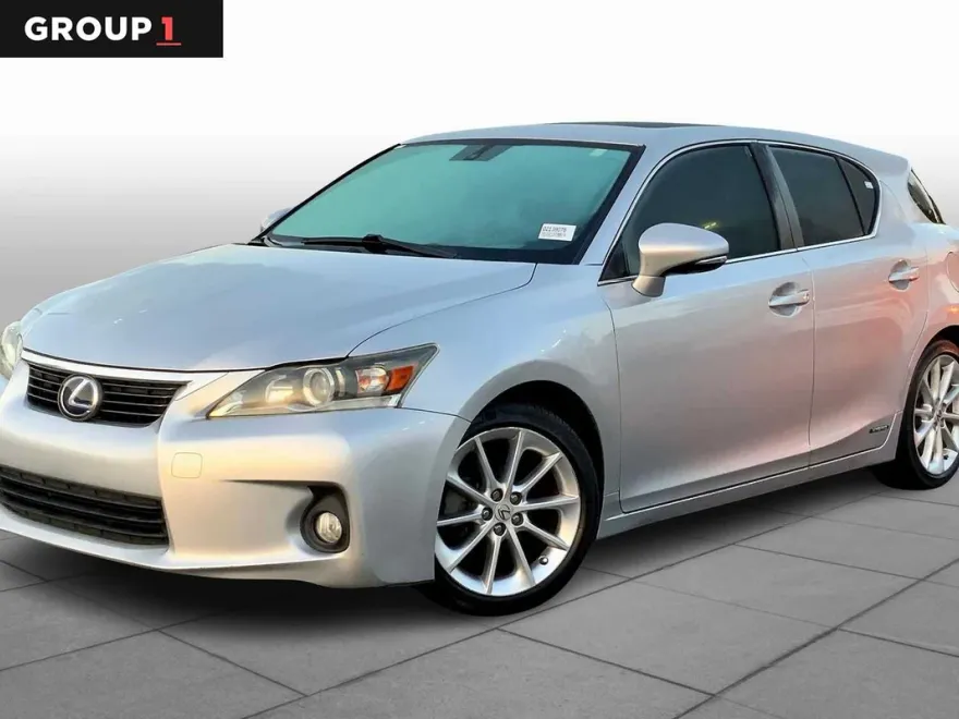 2013 Lexus CT 200h photo 1