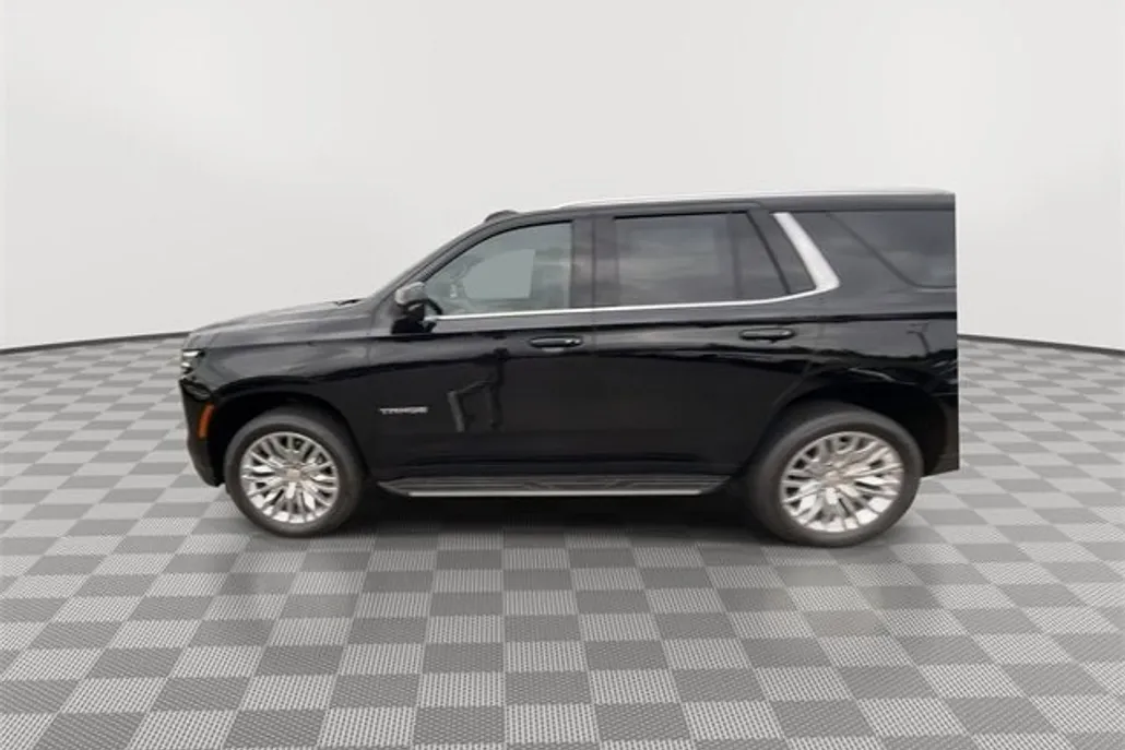 2025 Chevrolet Tahoe LS photo 1