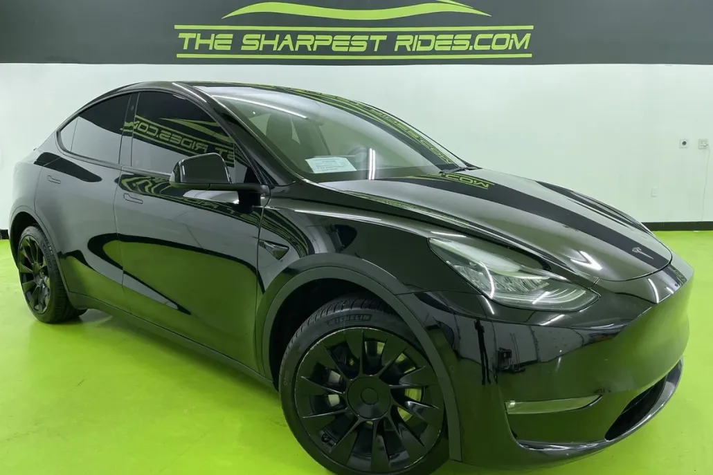 2022 Tesla Model Y Long Range photo 1