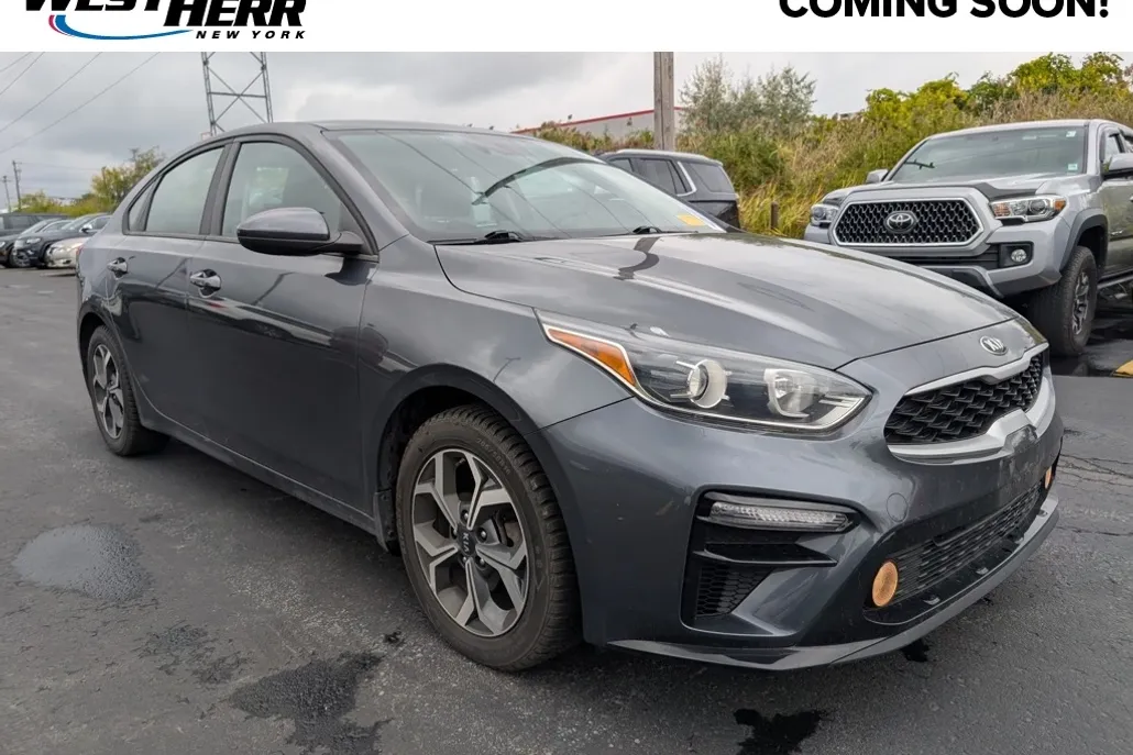 2021 Kia Forte LXS photo 1