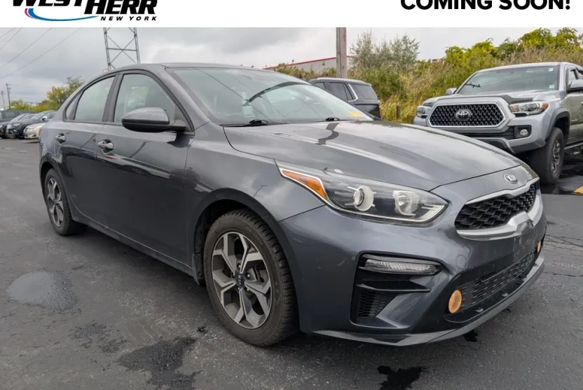 2021 Kia Forte LXS photo 1