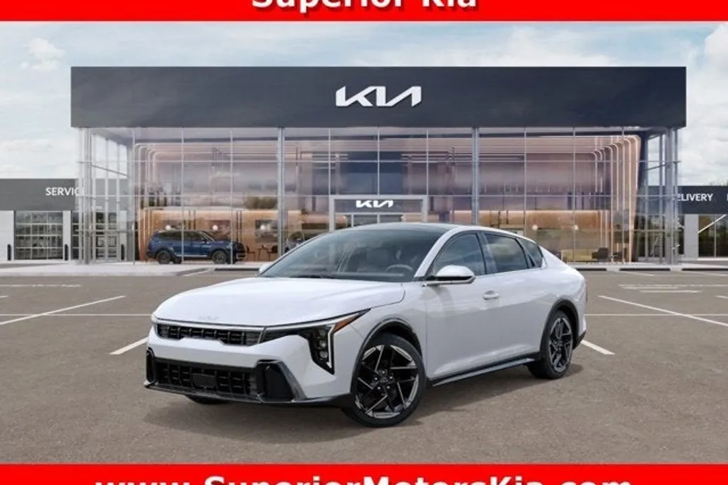 2025 Kia K4 GT-Line photo 1