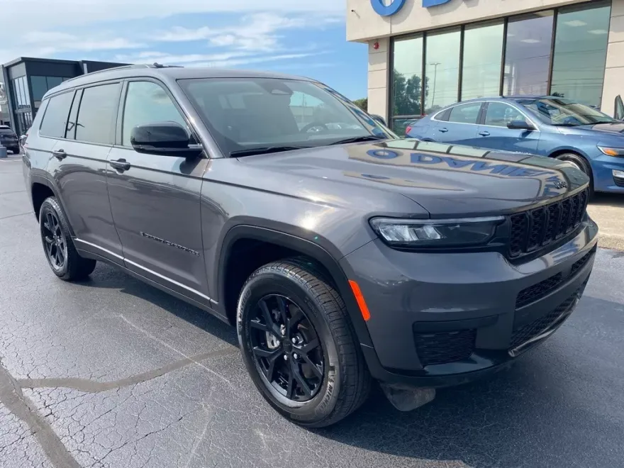 2024 Jeep Grand Cherokee Altitude photo 1