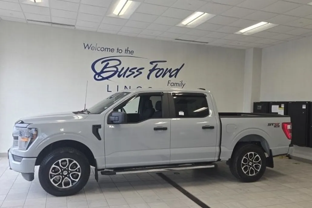 2023 Ford F-150 XL photo 1