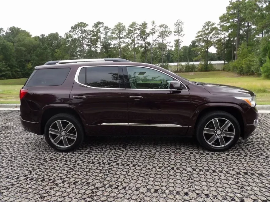 2018 Gmc Acadia Denali photo 1