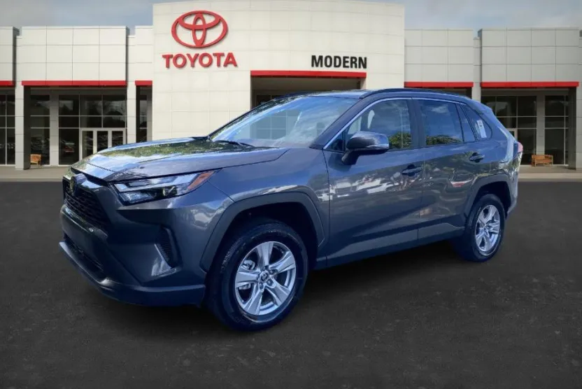 2025 Toyota RAV4 XLE photo 1