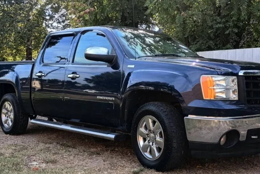 2011 Gmc Sierra 1500 SLE photo 1