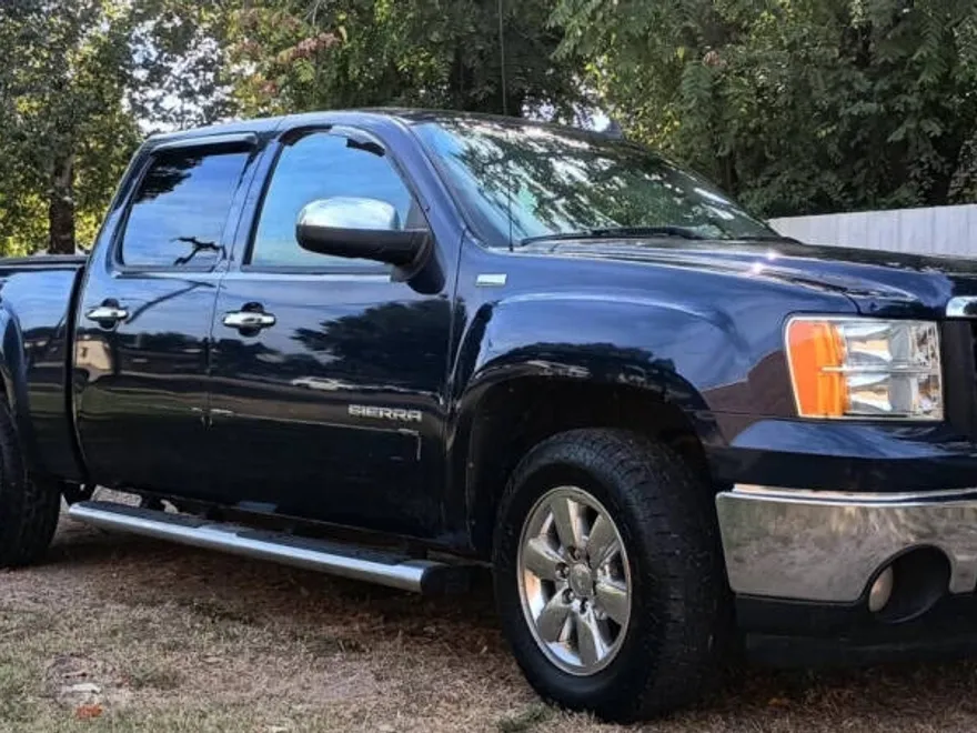 2011 Gmc Sierra 1500 SLE photo 1