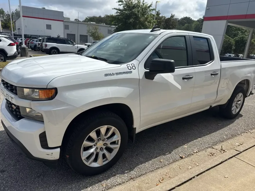 2022 Chevrolet Silverado 1500 Custom photo 1