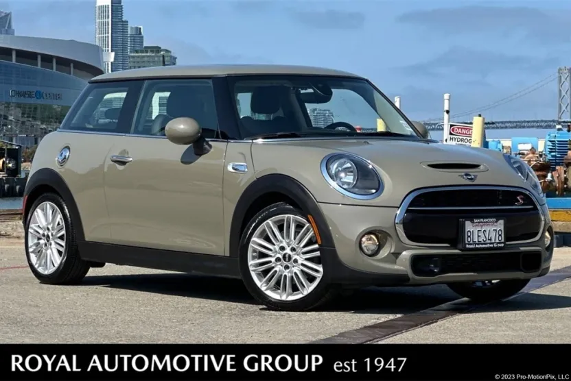 2019 Mini Cooper Hardtop S photo 1