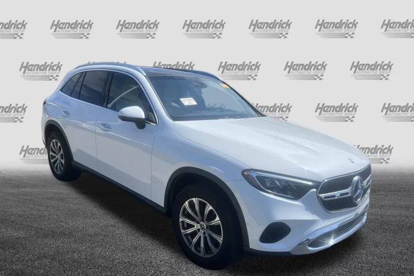 2024 Mercedes Benz GLC 300 photo 1
