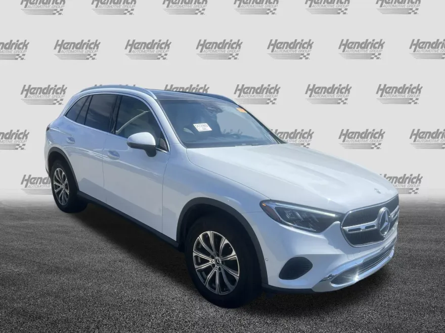 2024 Mercedes Benz GLC 300 photo 1