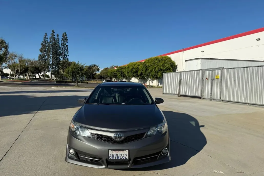 2012 Toyota Camry L photo 1