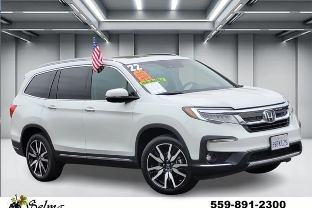 2022 Honda Pilot Touring photo 1