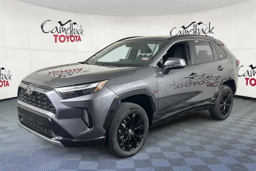 2025 Toyota RAV4 Hybrid SE photo 1