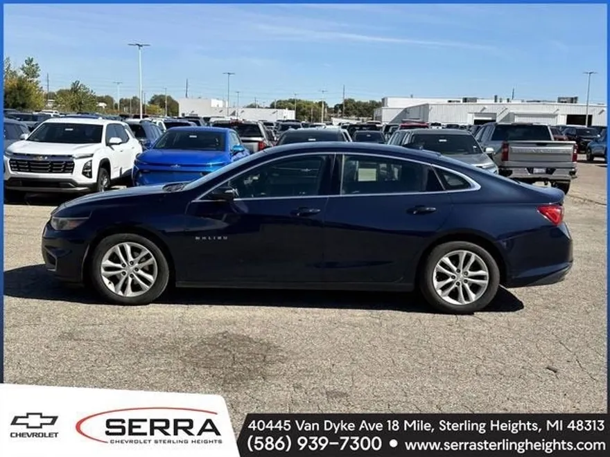 2017 Chevrolet Malibu 1LT photo 1