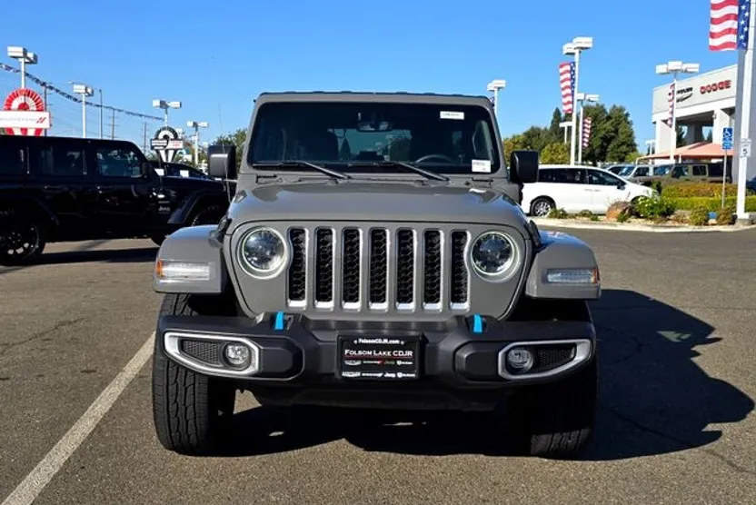2023 Jeep Wrangler Sahara 4xe photo 1