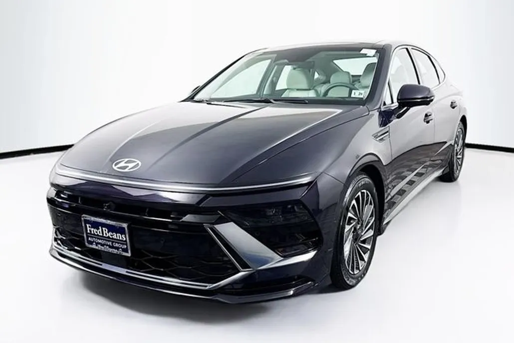 2024 Hyundai Sonata Hybrid Limited photo 1