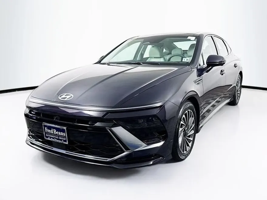 2024 Hyundai Sonata Hybrid Limited photo 1