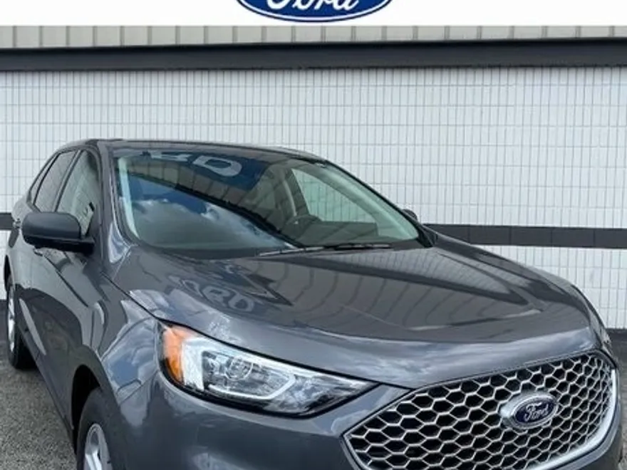 2024 Ford Edge SE photo 1