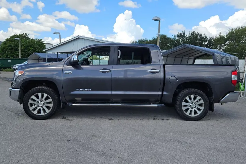 2015 Toyota Tundra Limited Grade photo 1