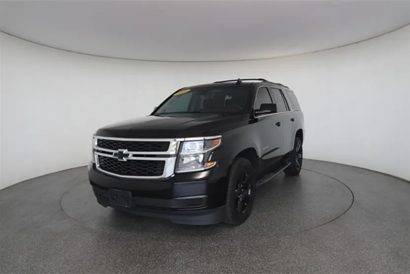 2017 Chevrolet Tahoe LT photo 1
