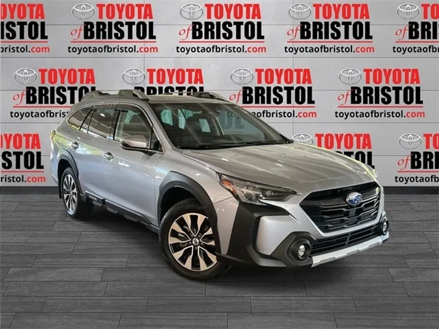 2023 Subaru Outback Touring XT photo 1