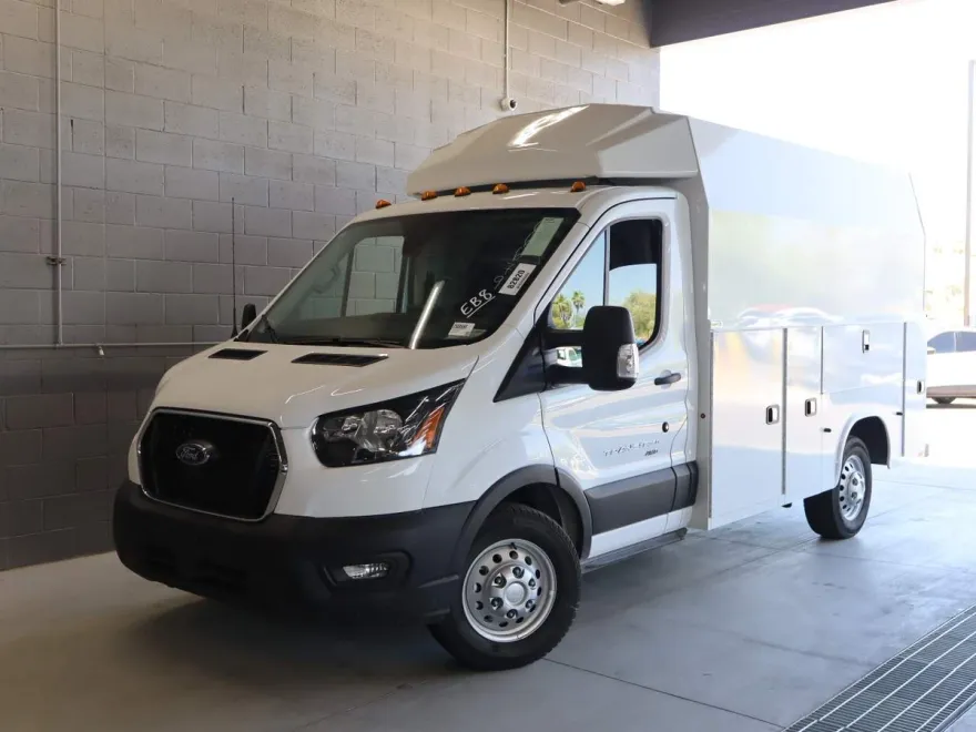 2025 Ford Transit Cutaway Chassis photo 1