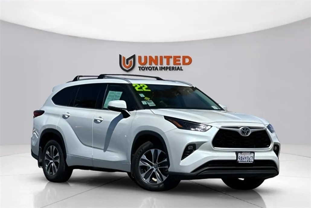 2022 Toyota Highlander XLE photo 1
