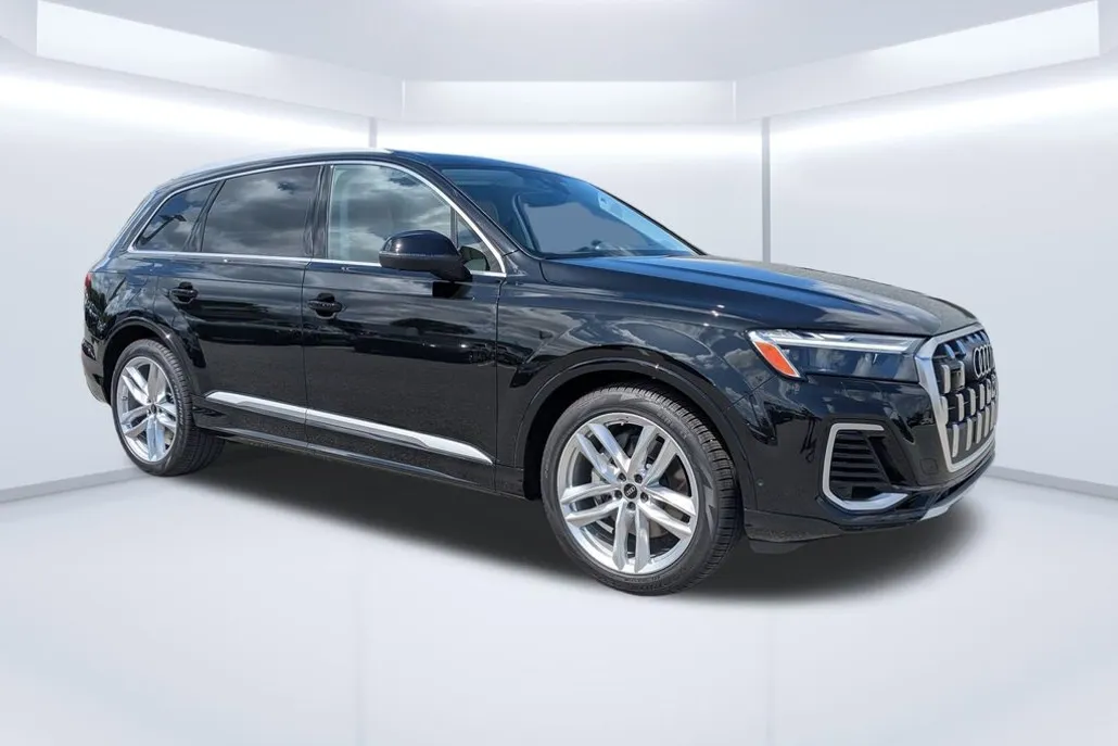 2025 Audi Q7 55 Premium Plus photo 1